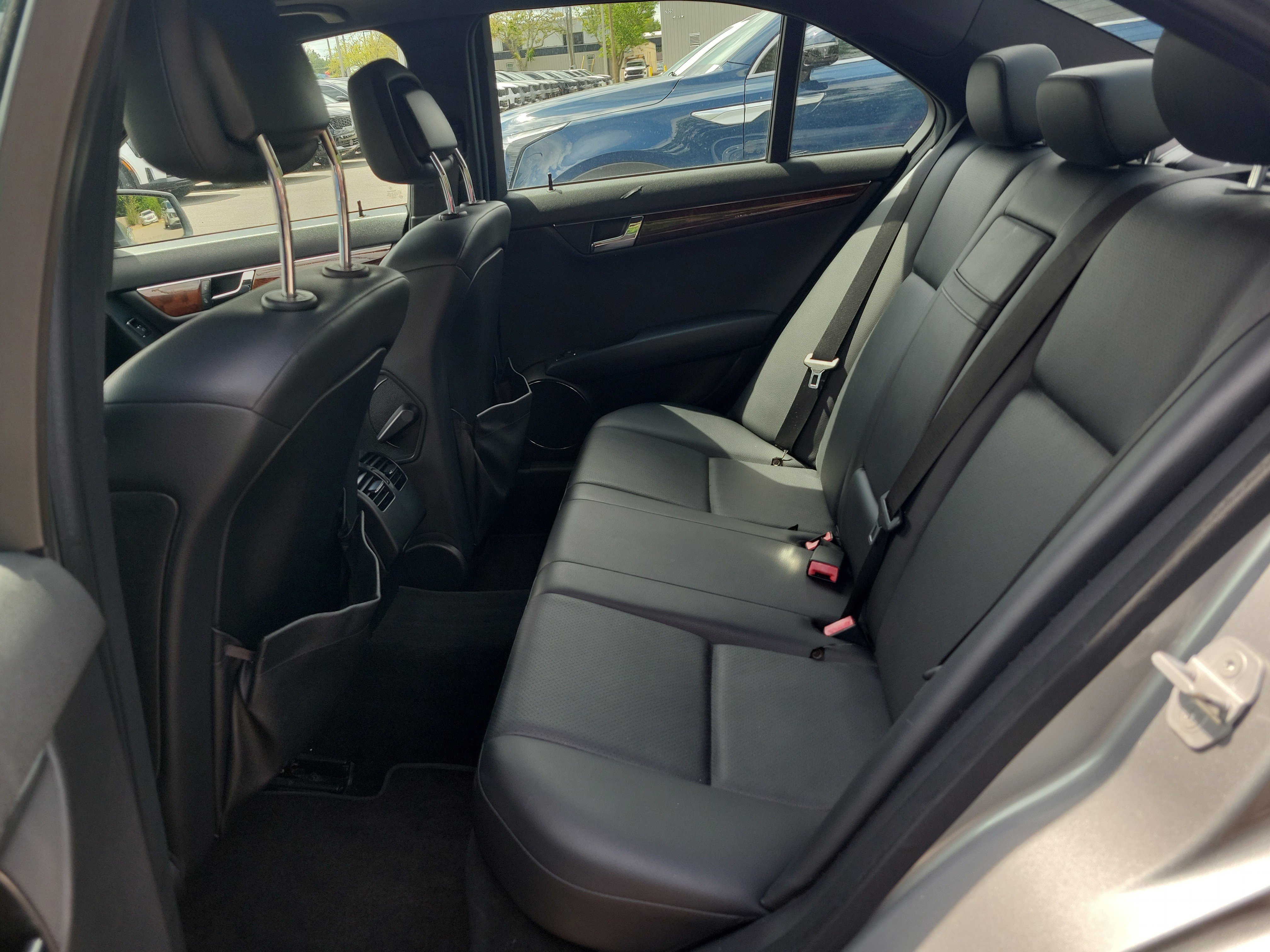 Used 2010 Mercedes-Benz C 300 Sedan image 14