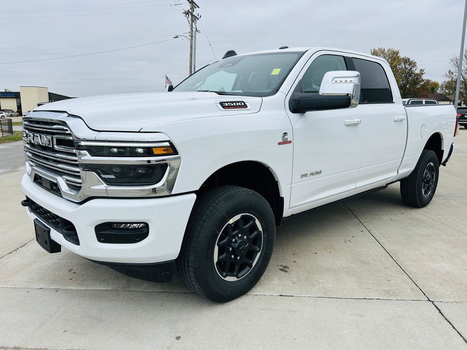 New 2026 RAM 3500 Laramie AWD/4WD image 37