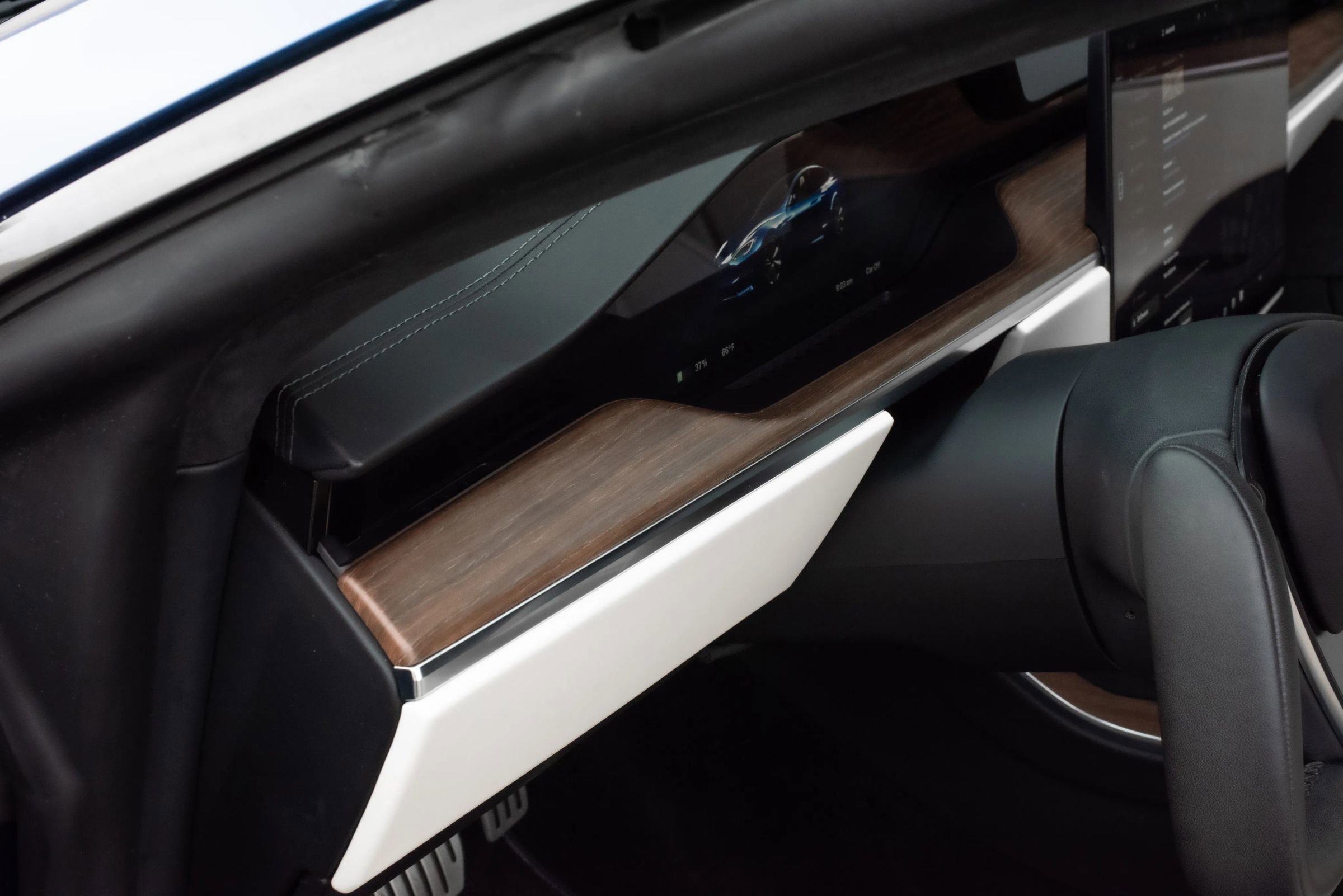 Used 2021 Tesla Model S Plaid image 18