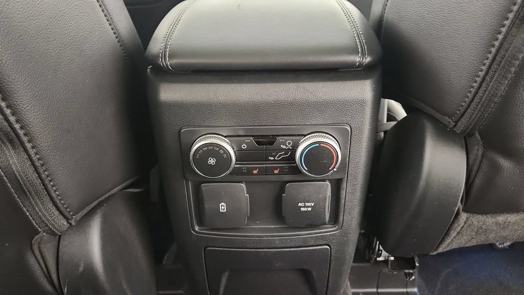 Used 2022 Ford Explorer Limited w/ Equipment Group 301A AWD/4WD image 26