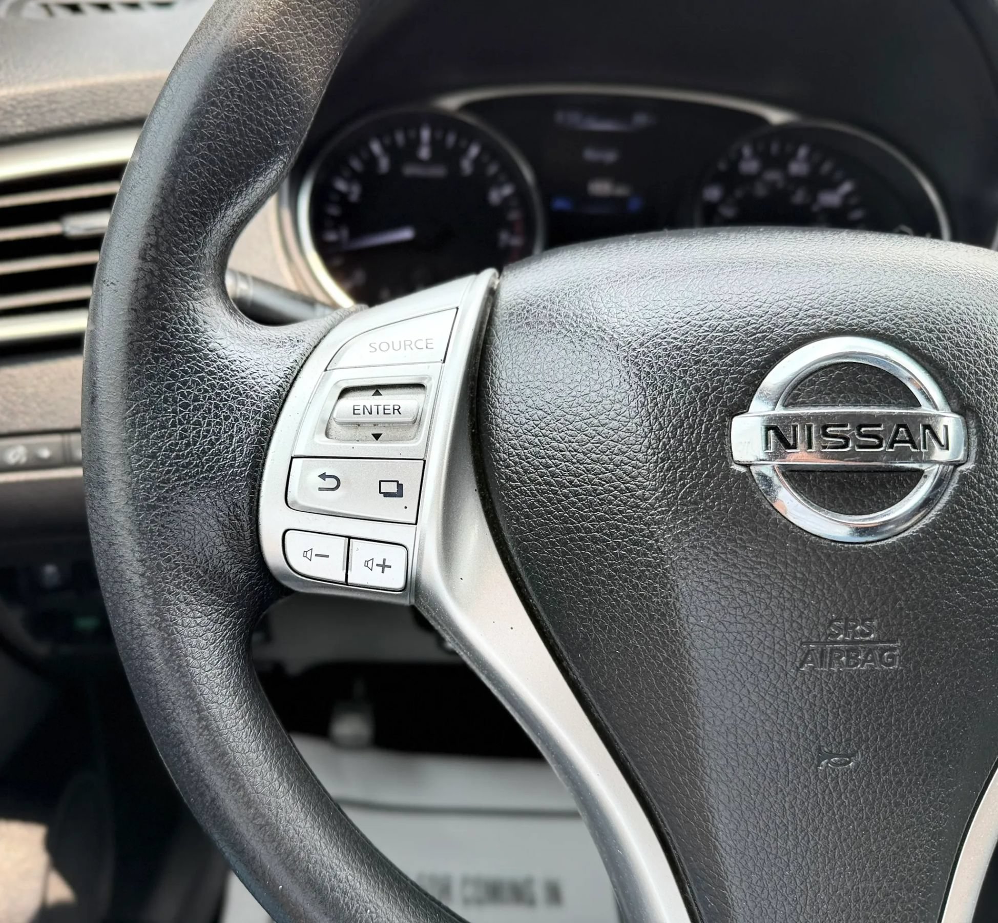 Used 2016 Nissan Rogue S FWD image 13