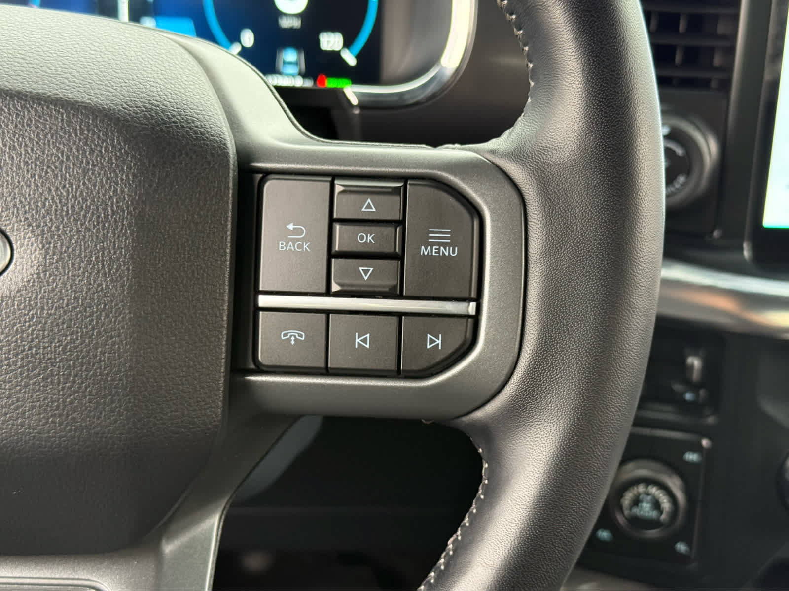 Used 2022 Ford F150 Lariat w/ Max Trailer Tow Package AWD/4WD image 28