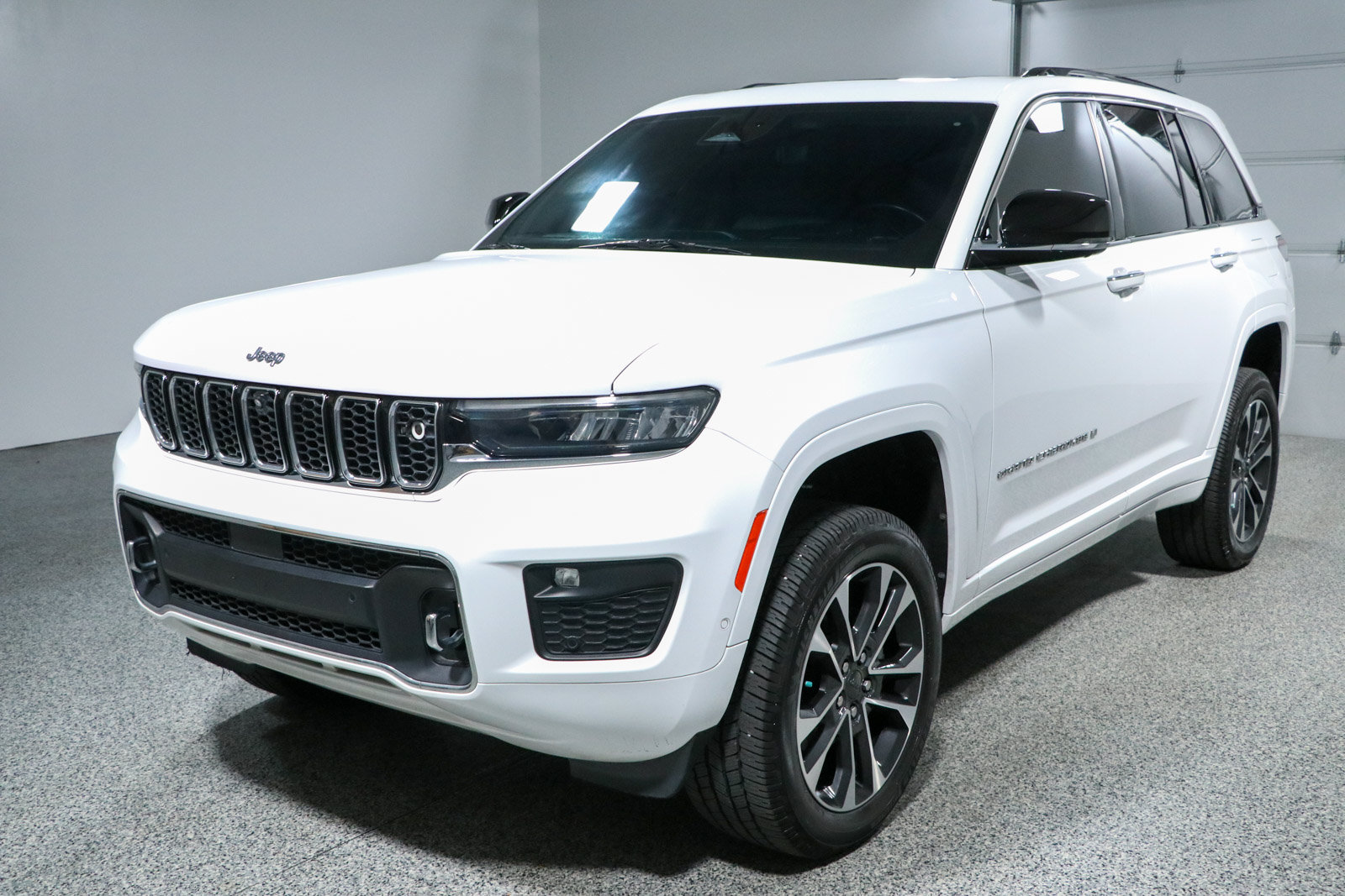 Used 2022 Jeep Grand Cherokee Overland w/ Adv Protech Group III AWD/4WD image 33