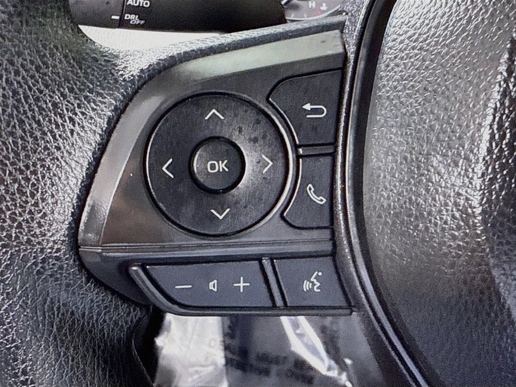 Used 2025 Toyota Corolla LE FWD image 13