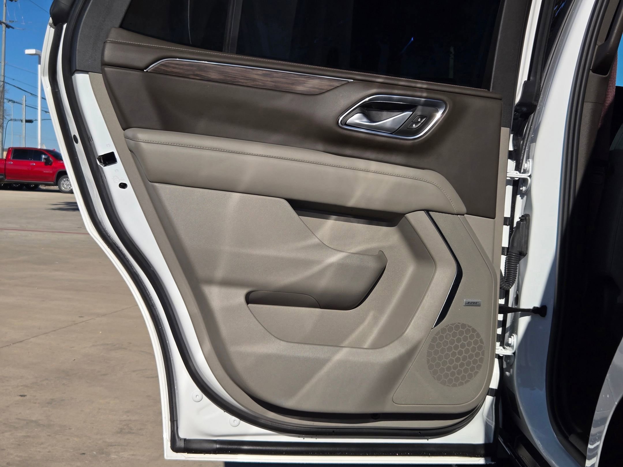 Used 2022 Chevrolet Tahoe Z71 w/ Z71 Off-Road Package image 14