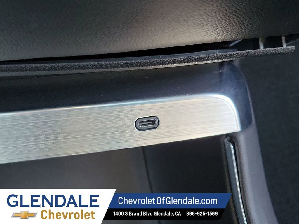 Certified 2024 Cadillac Lyriq Luxury image 30