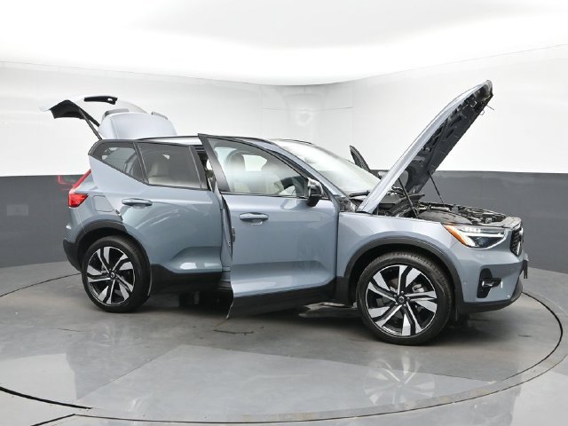 Used 2023 Volvo XC40 B5 Plus w/ Protection Package Premier AWD/4WD image 51
