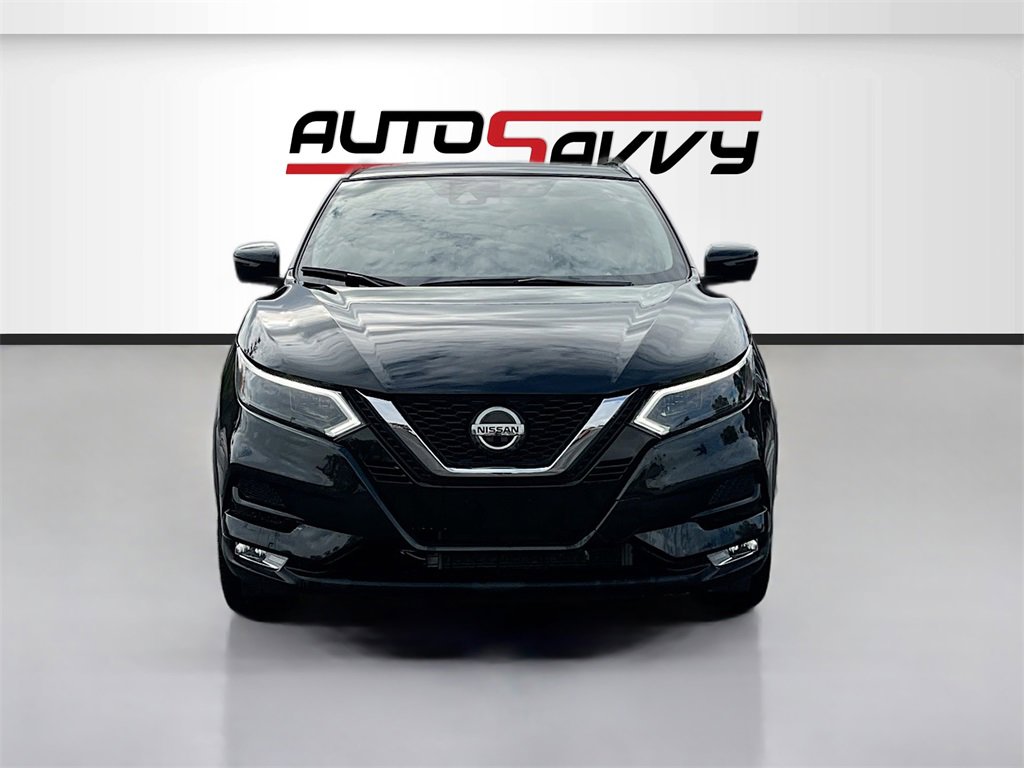 Used 2022 Nissan Rogue Sport SL w/ Premium Package image 2