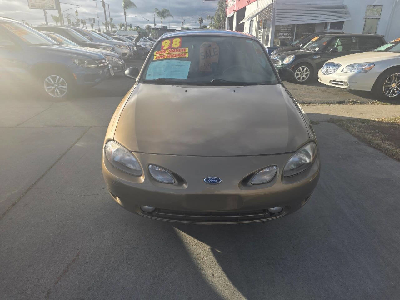 Used 1998 Ford Escort image 2