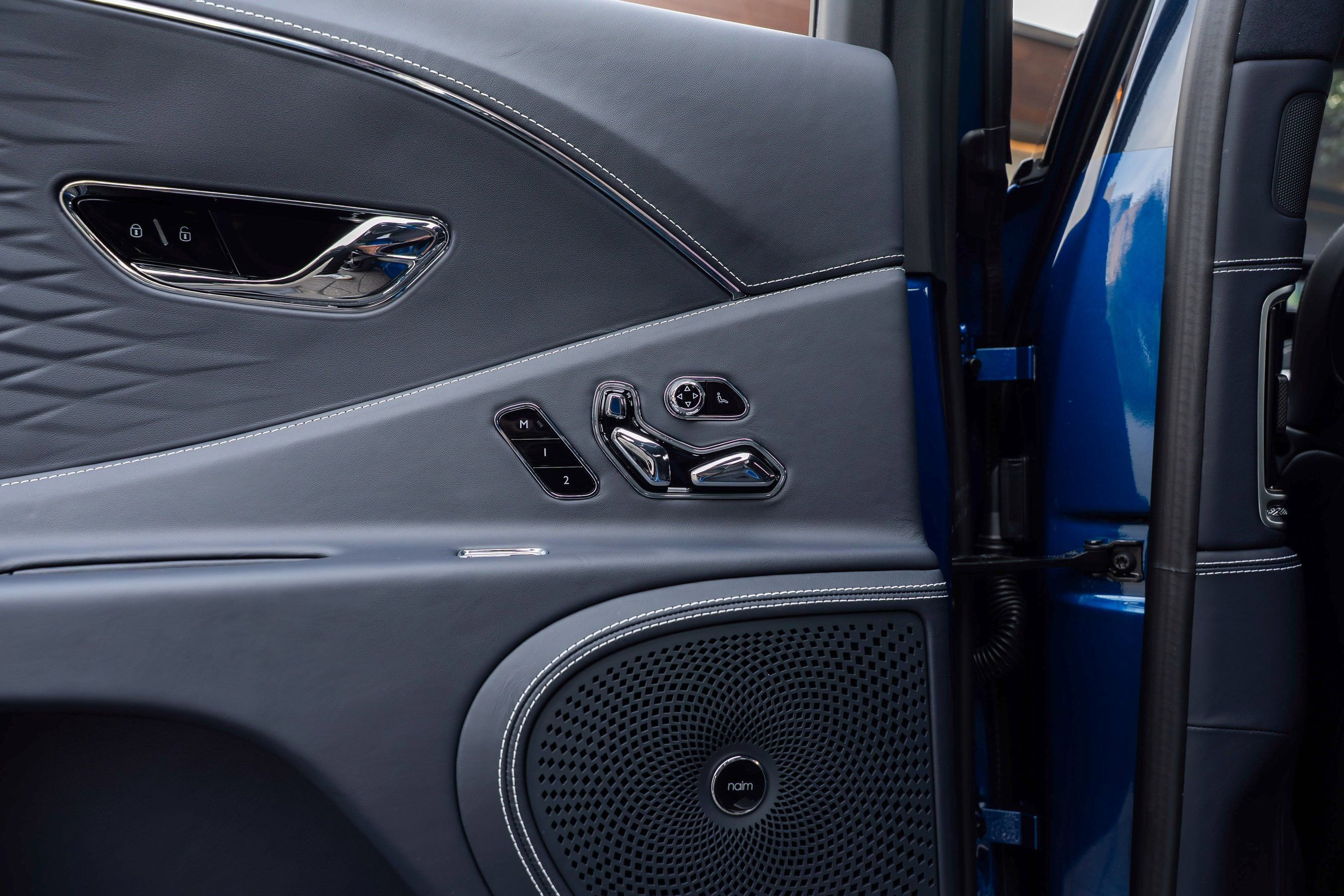 Used 2026 Bentley Flying Spur Azure image 41