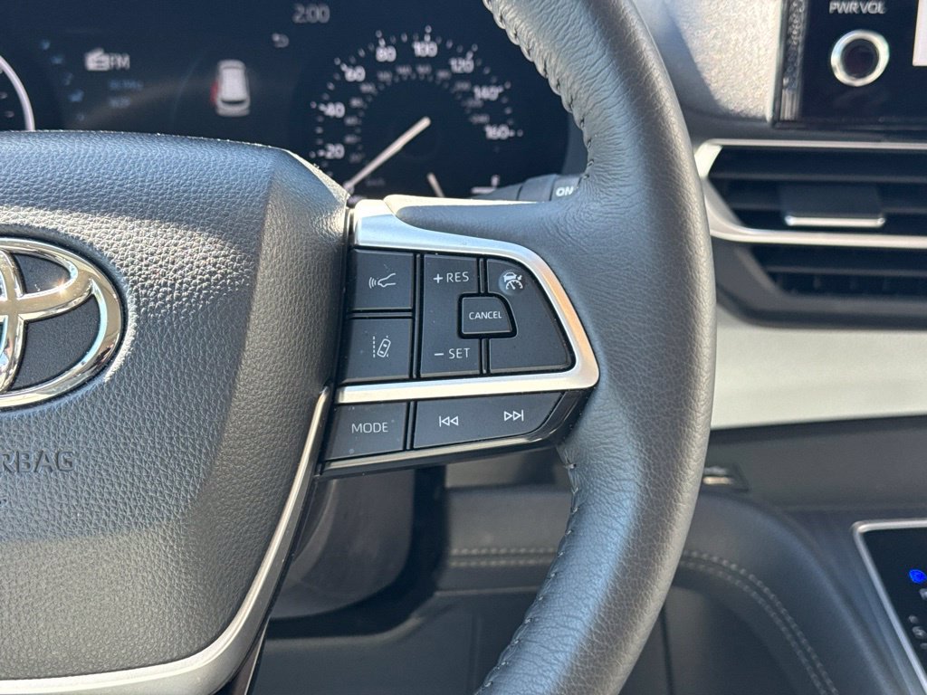 Certified 2026 Toyota Sienna XLE FWD image 30