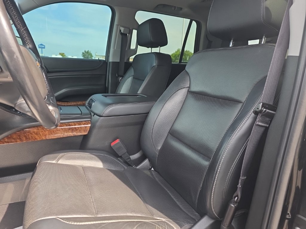 Used 2019 Chevrolet Tahoe Premier AWD/4WD image 16