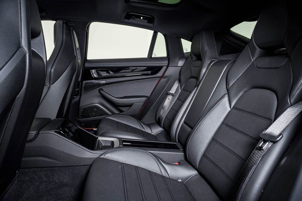 Certified 2025 Porsche Panamera 4 image 17