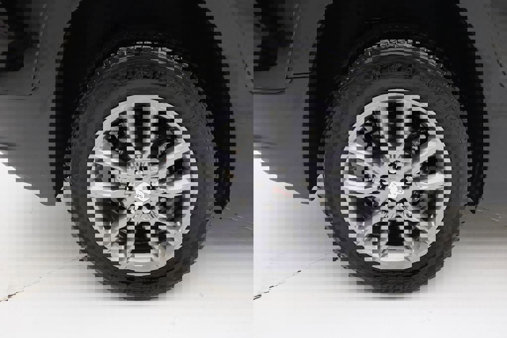 Used 2024 GMC Terrain SLT image 9