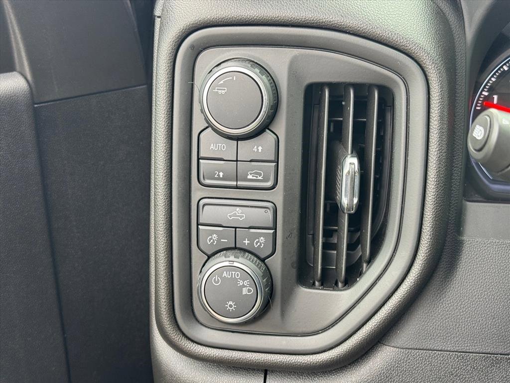 Used 2022 Chevrolet Silverado 1500 Custom image 21