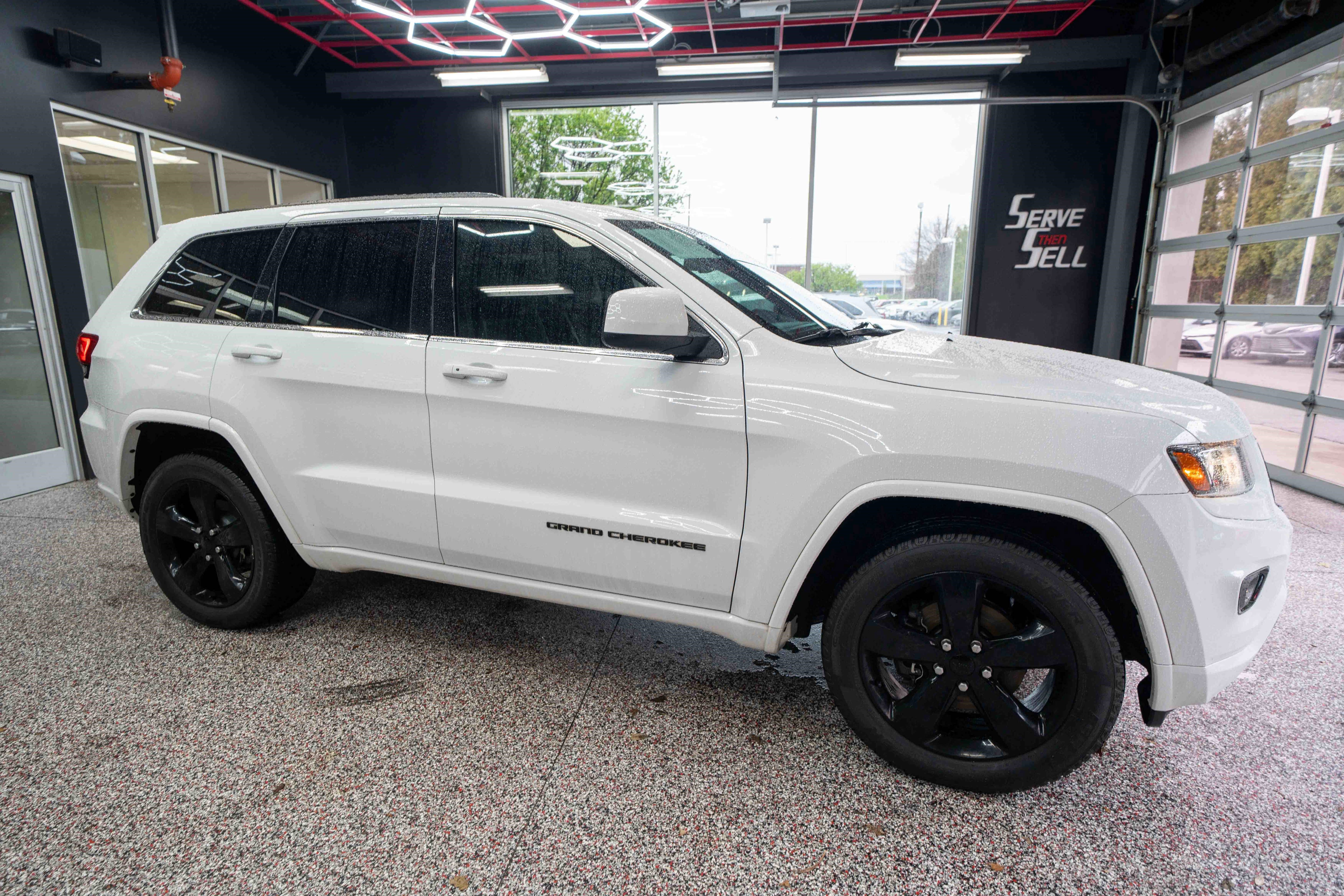 Used 2015 Jeep Grand Cherokee Altitude image 5