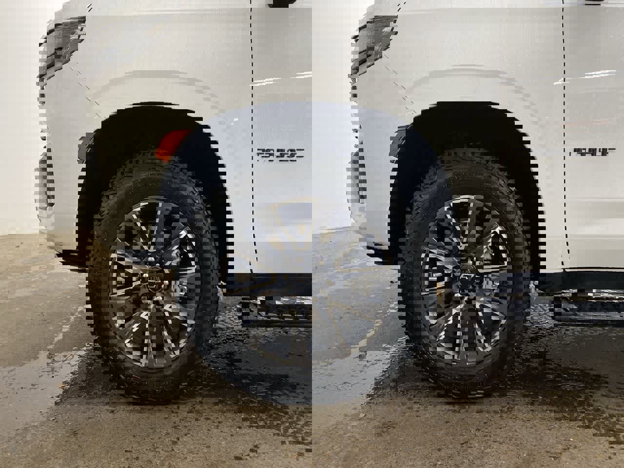 Used 2023 Chevrolet Tahoe Z71 w/ Luxury Package image 12