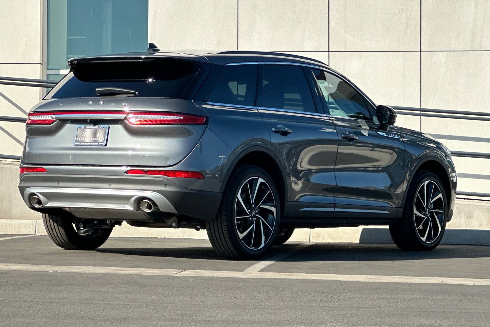 New 2025 Lincoln Corsair Reserve image 3