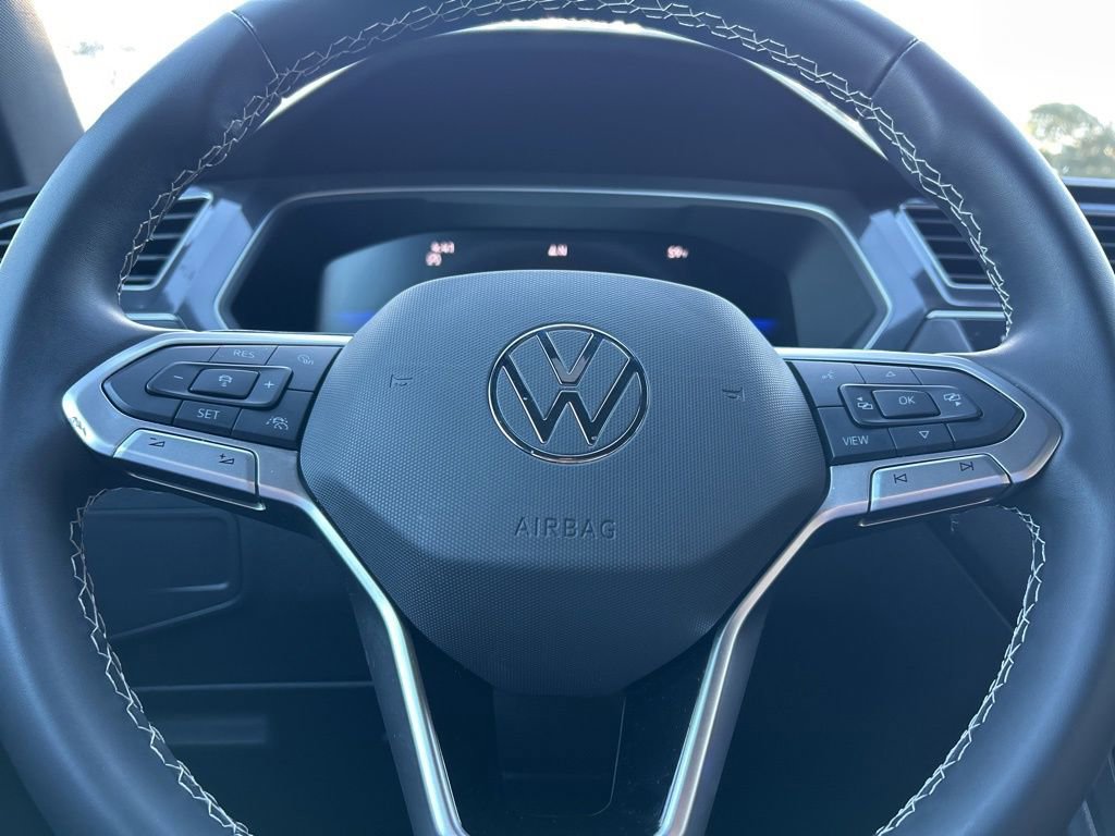 Used 2024 Volkswagen Tiguan SE image 24