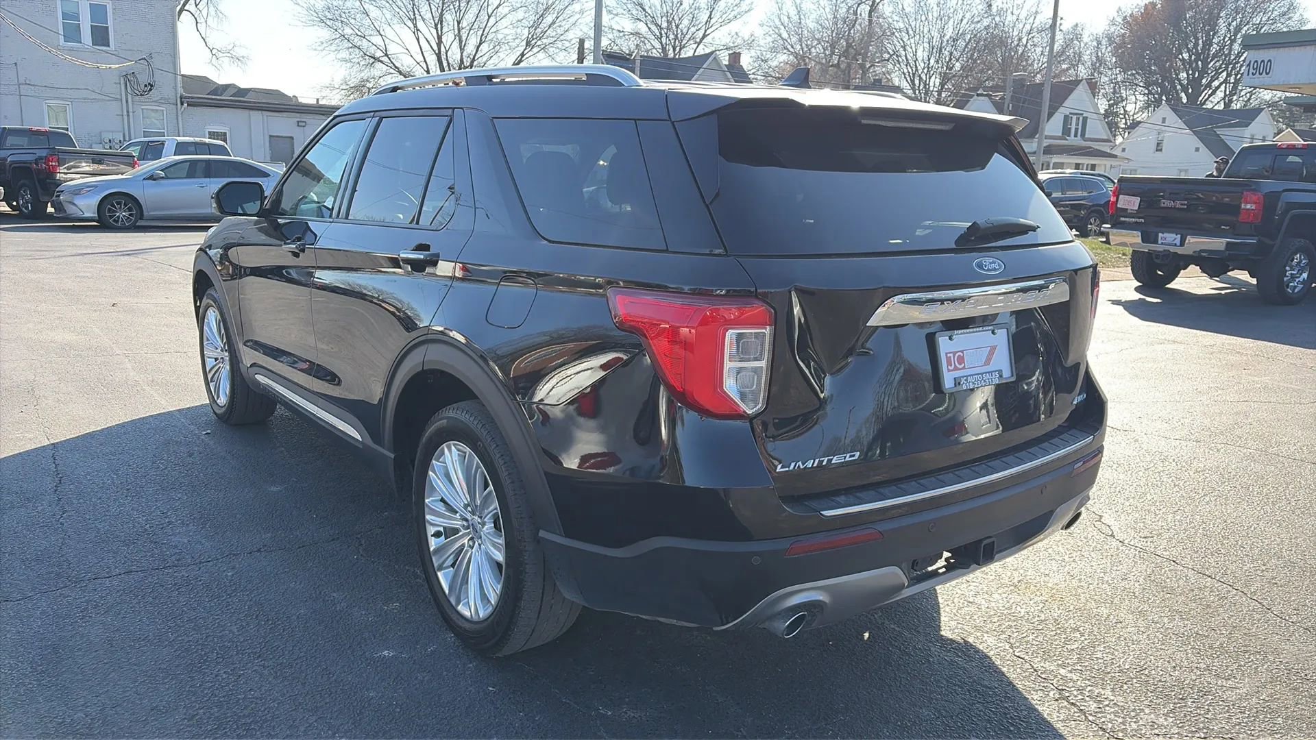 Used 2024 Ford Explorer Limited w/ Equipment Group 301A image 7