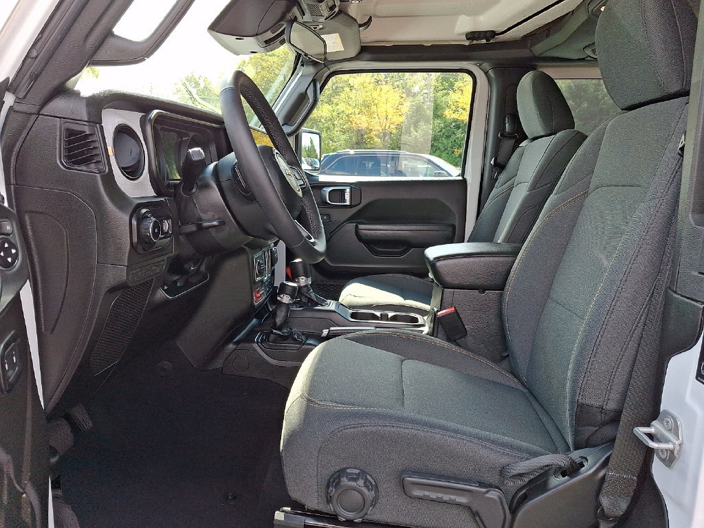 Certified 2025 Jeep Wrangler Sport AWD/4WD image 13
