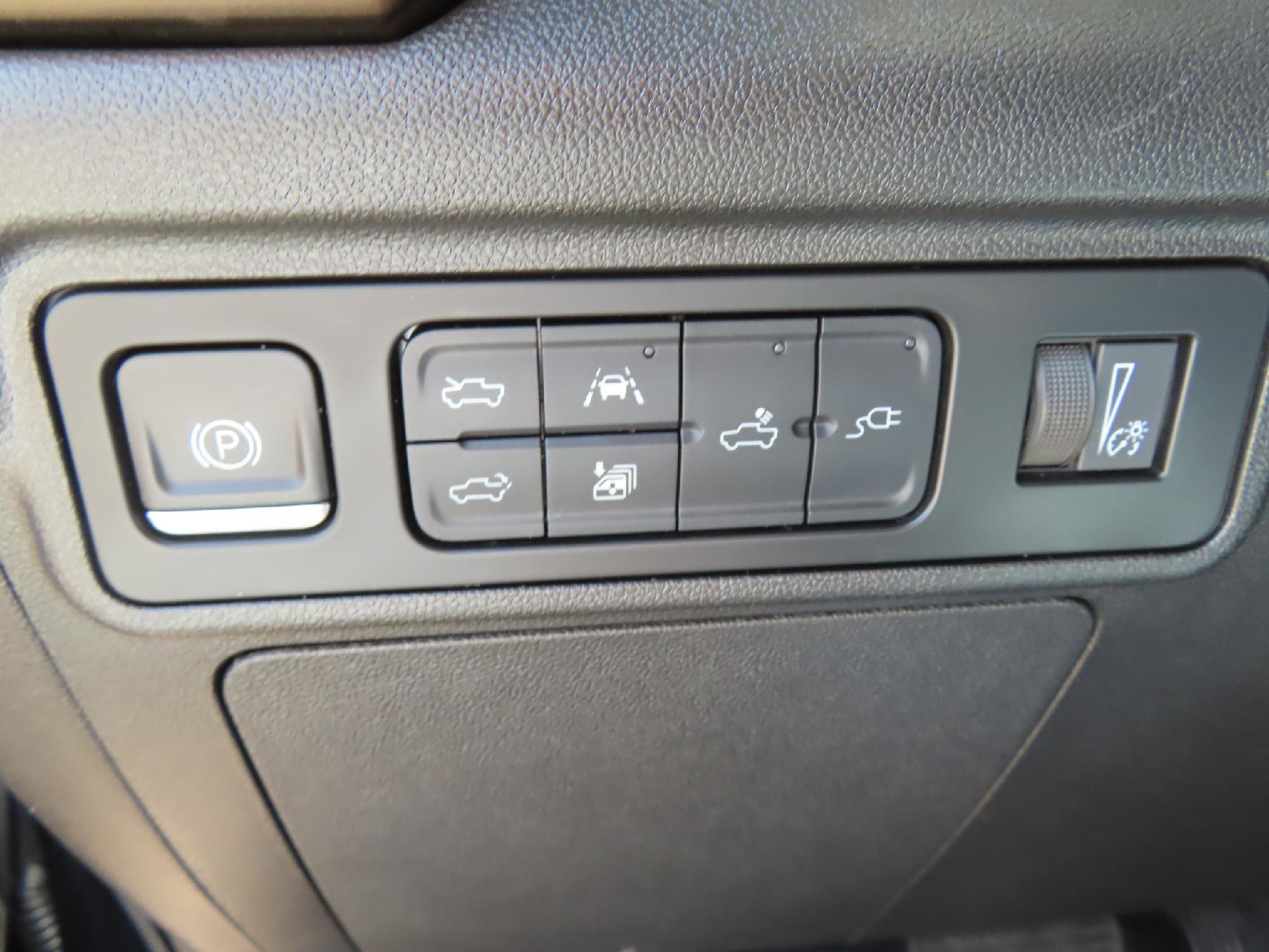 Used 2024 GMC Hummer EV 3X AWD/4WD image 40