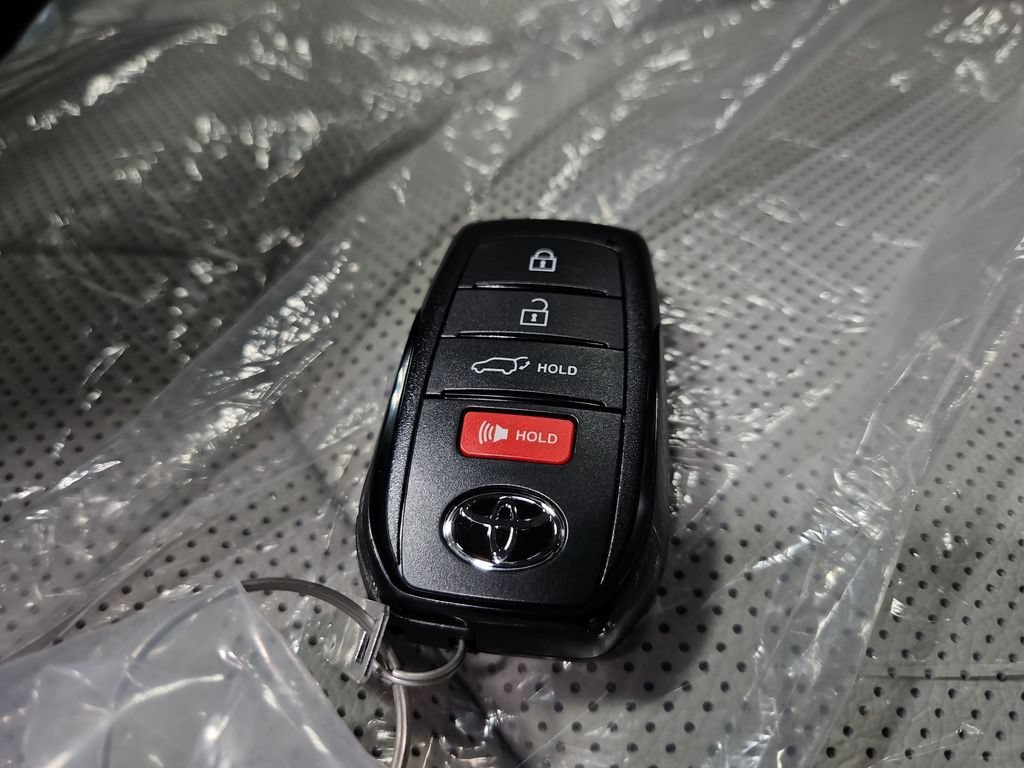 New 2026 Toyota Grand Highlander AWD Hybrid image 32