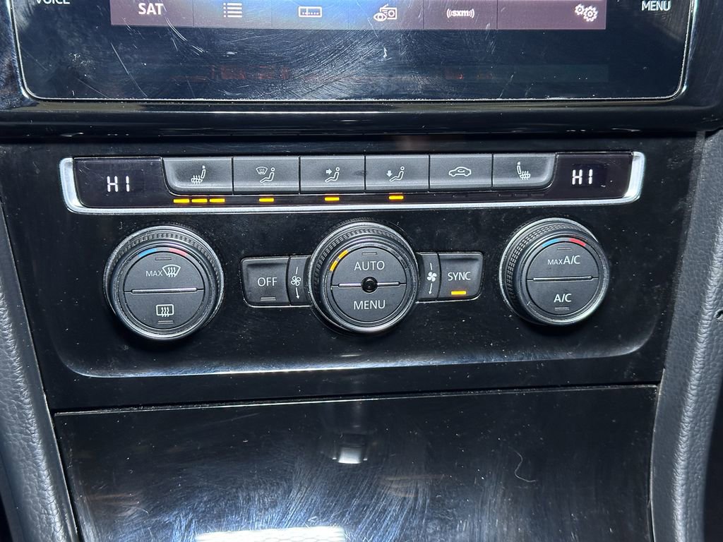 Used 2016 Volkswagen Golf 4-Door image 37