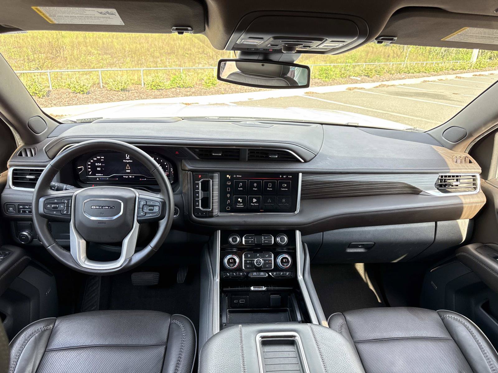 Used 2023 GMC Yukon Denali RWD image 13
