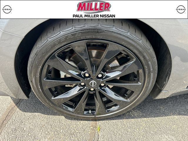 Certified 2023 Nissan Maxima SR w/ Sport Mat Group FWD image 8