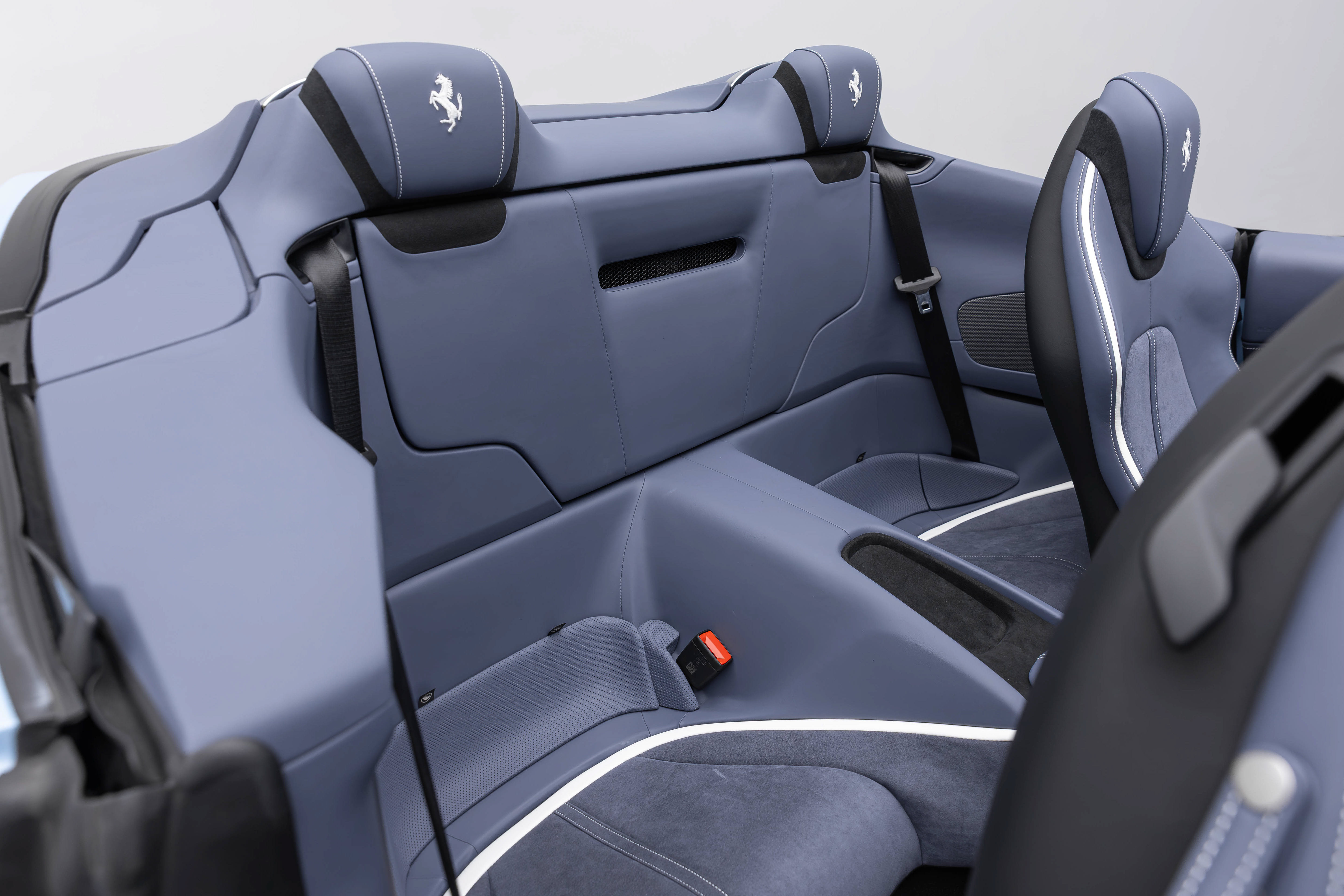 Certified 2025 Ferrari Roma Spider RWD image 46