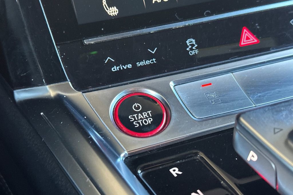 Used 2022 Audi e-tron S Prestige image 21