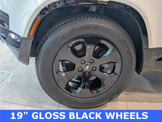 Used 2024 Land Rover Defender 110 S image 8