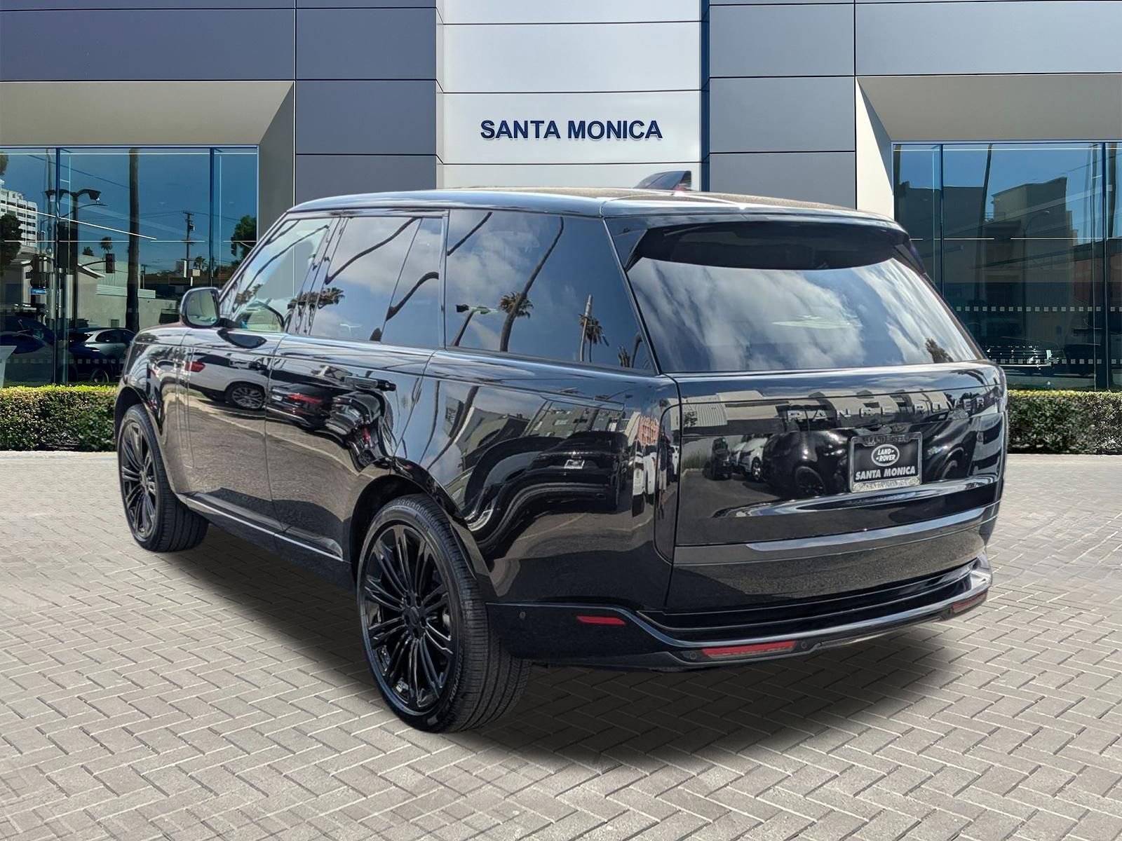New 2026 Land Rover Range Rover SE AWD/4WD image 3