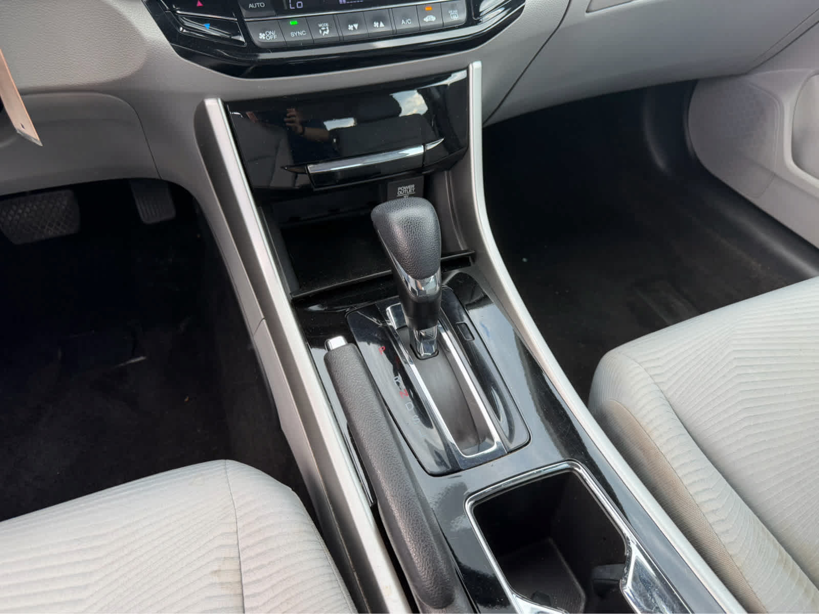 Used 2016 Honda Accord LX image 17