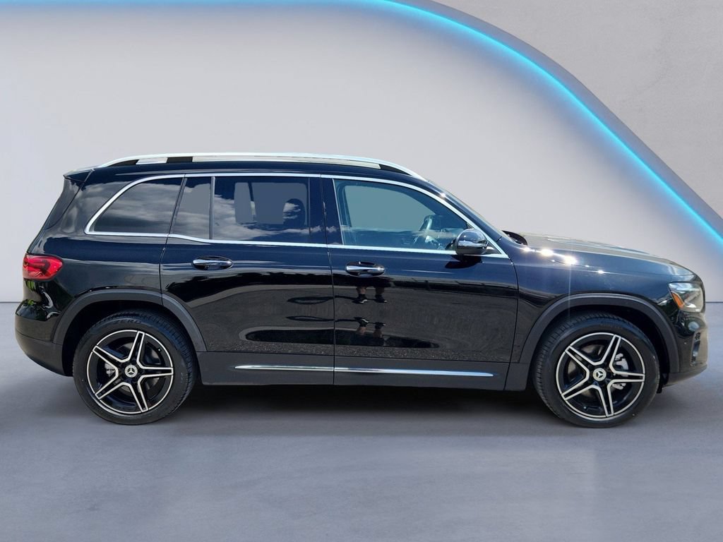 Used 2024 Mercedes-Benz GLB 250 image 3
