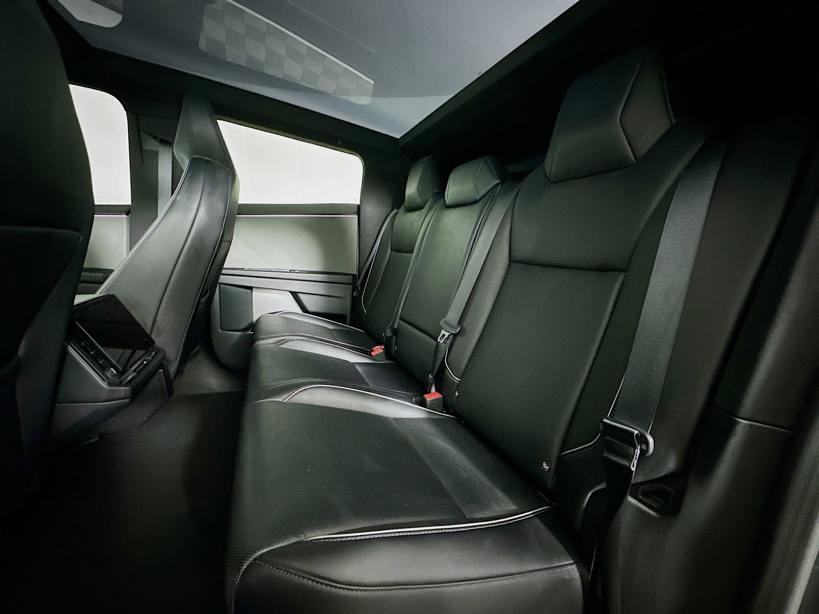 Used 2024 Tesla Cybertruck AWD Crew Cab image 24