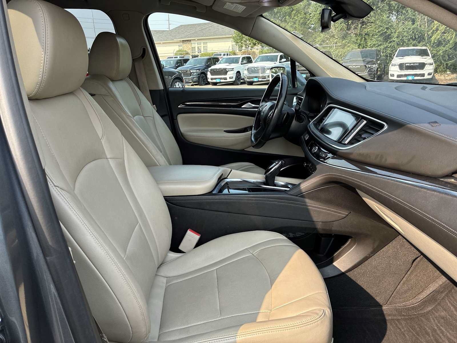 Used 2019 Buick Enclave Premium AWD/4WD image 32