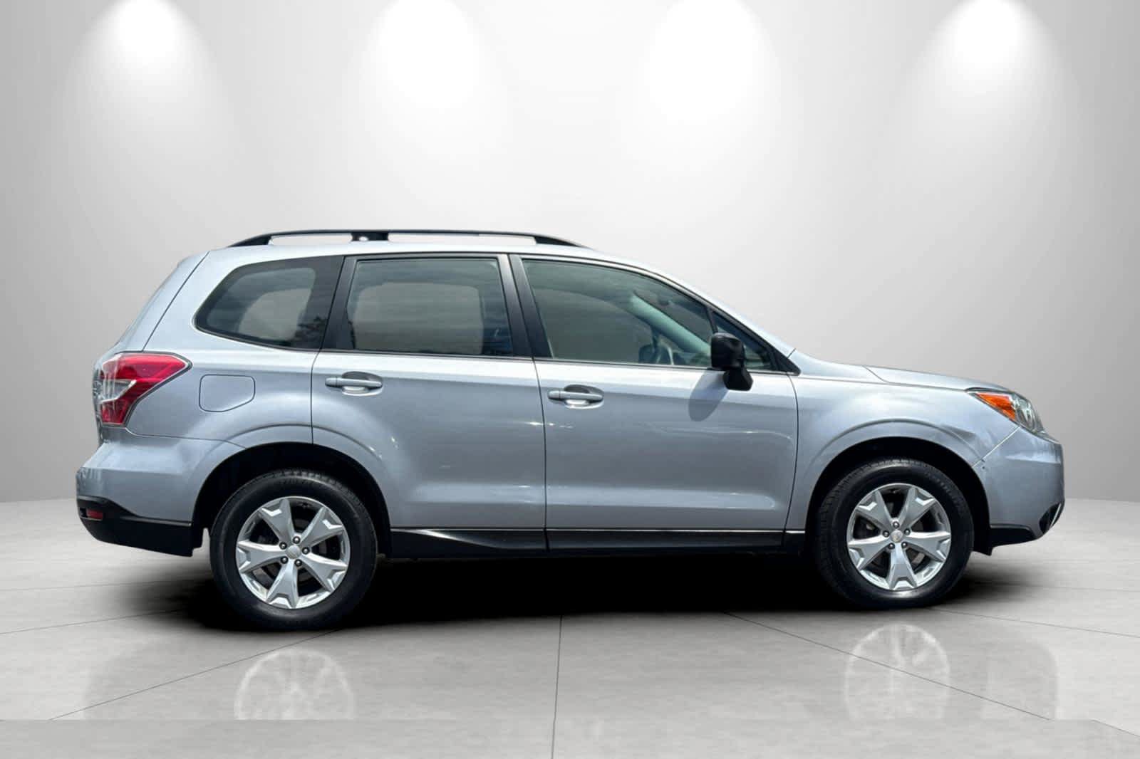 Used 2016 Subaru Forester 2.5i w/ Alloy Wheel Package AWD/4WD image 8