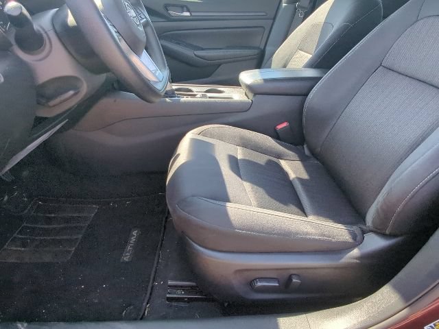 Used 2025 Nissan Altima 2.5 SV FWD image 10