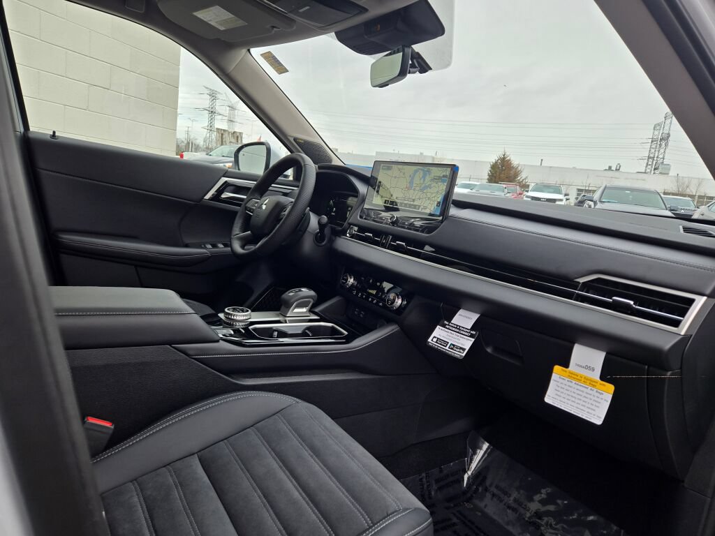 New 2026 Mitsubishi Outlander SE AWD/4WD image 4