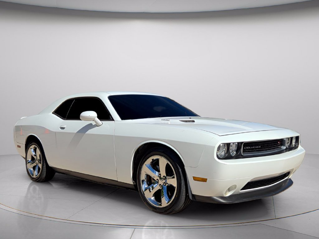 Used 2013 Dodge Challenger R/T Plus RWD image 9