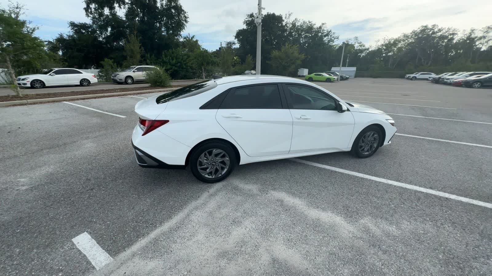 Used 2024 Hyundai Elantra SEL FWD image 8