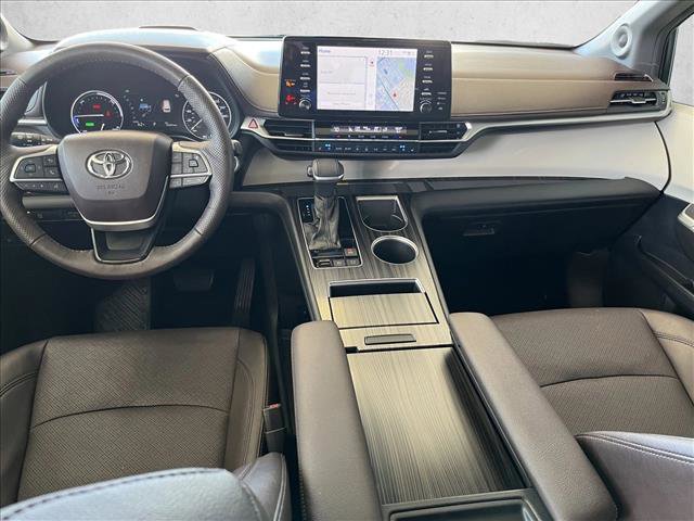 Used 2022 Toyota Sienna Platinum image 12