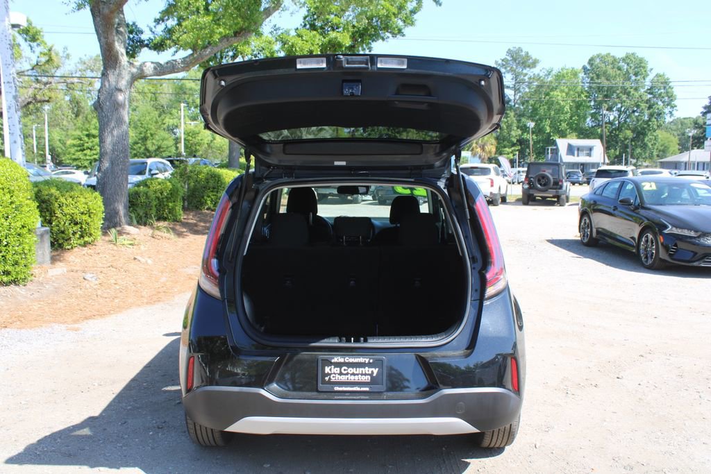 Certified 2023 Kia Soul LX image 9