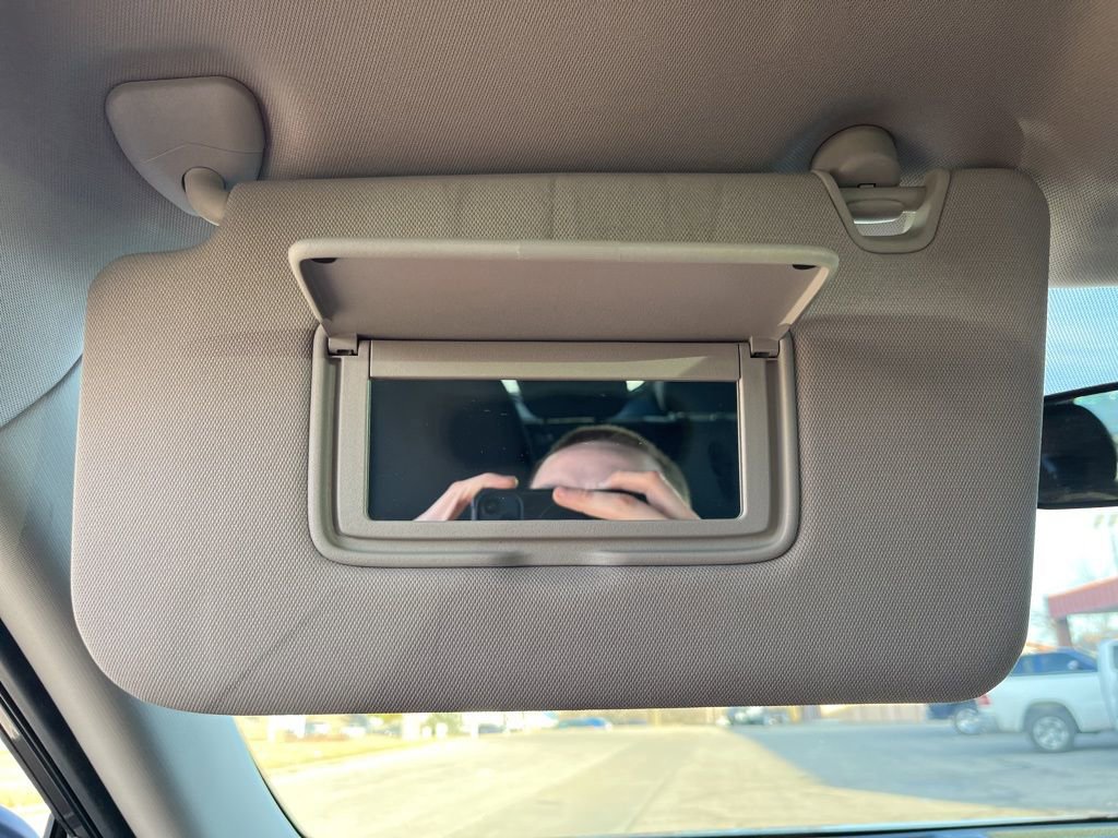 Used 2018 Nissan Rogue S image 76