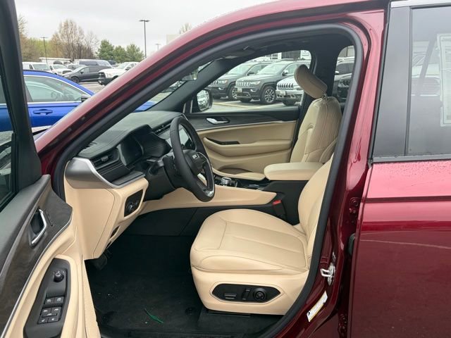 New 2026 Jeep Grand Cherokee Limited AWD/4WD image 16