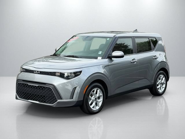 Certified 2023 Kia Soul LX w/ Option Group 015 FWD image 3