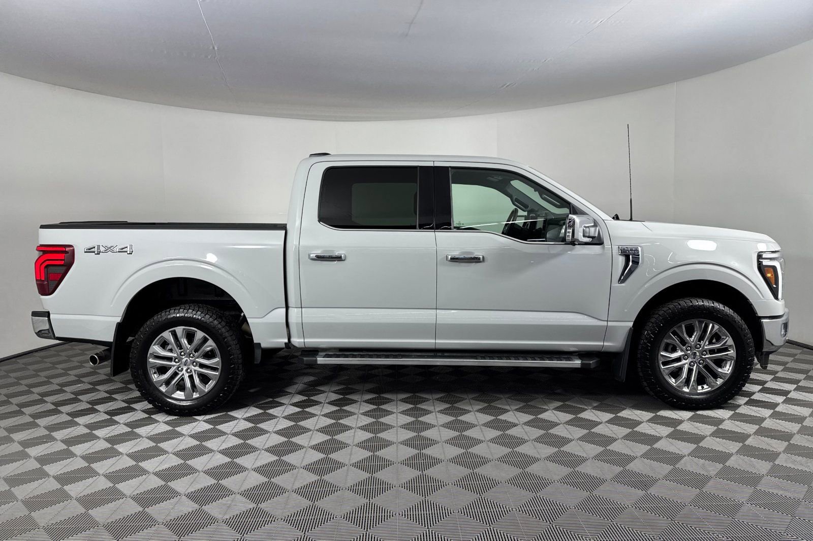 Used 2024 Ford F150 Lariat w/ Tow/Haul Package image 4