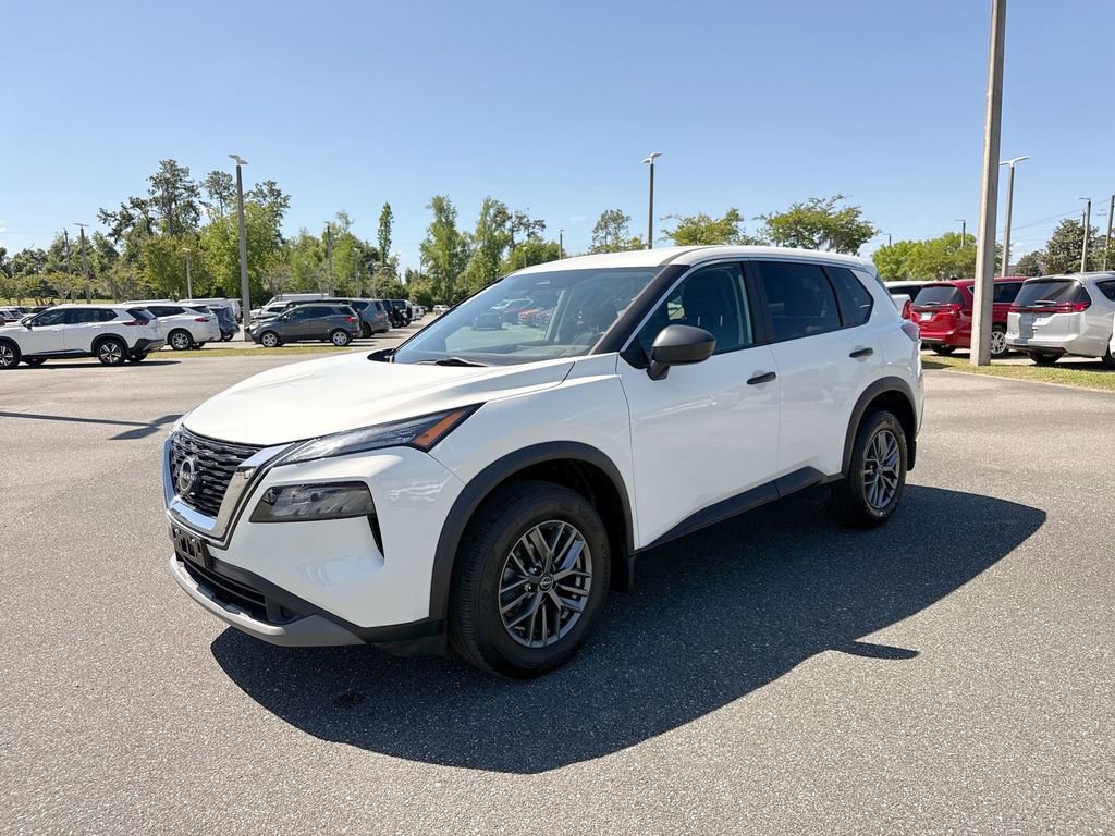 Used 2023 Nissan Rogue S image 7